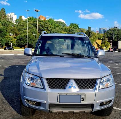 MITSUBISHI PAJERO TR4 2.0 4X2 16V 140CV FLEX 4P AUTOMÁTICO MITSUBISHI PAJERO TR4 2.0 4X2 16V 140CV FLEX 4P AUTOMÁTICO